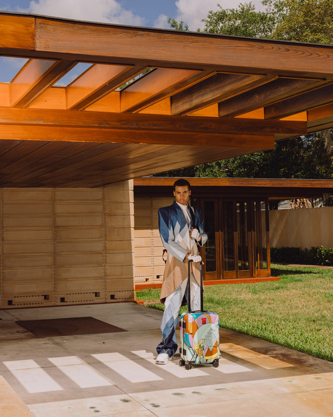 FRANK LLOYD WRIGHT COLLAB FROZEN SPHERES LUGGAGE - Image 2
